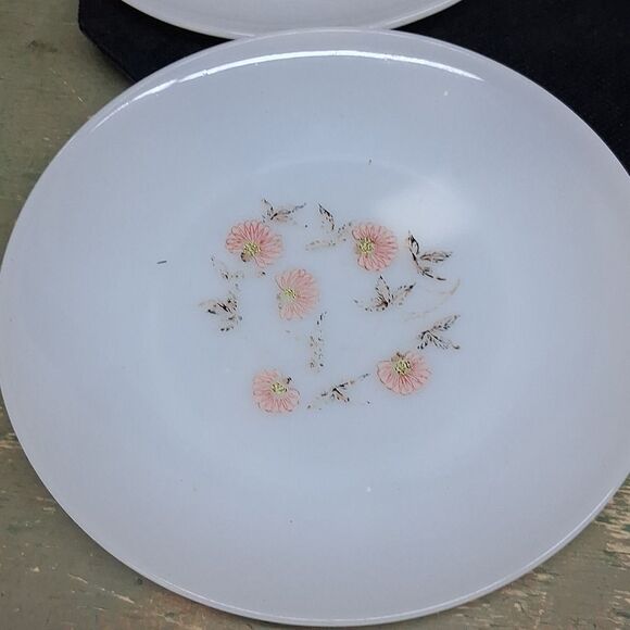 5 Pc Fire King Fleurette Milk 4 Glass Dinner Plates & Pitcher. - Picture 2 of 11